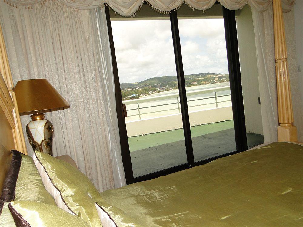 Alupang Beach Tower Tamuning Kültér fotó