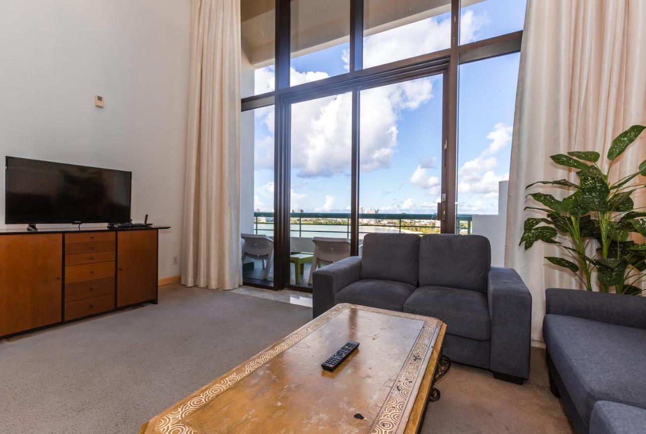 Alupang Beach Tower Tamuning Kültér fotó